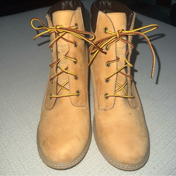 Timberland size 8M Women's Earthkeepers Amston wedge Boot 6 inch wheat - Picture 3 of 11